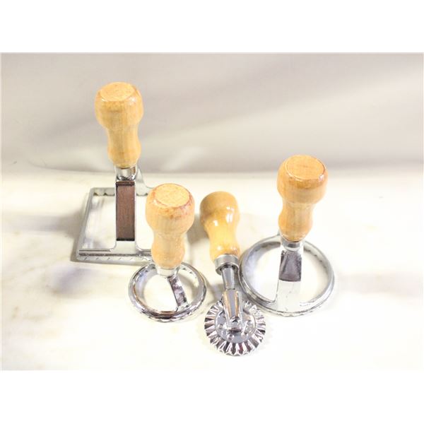 RAVIOLI STAMP CUTTER – SET OF 3 CUTTERS