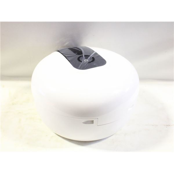 PAPER TOWEL DISPENSER – CENTER FEED
