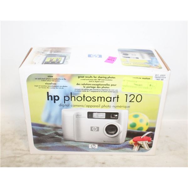 HP PHOTOSMART 120 CAMERA W BOX