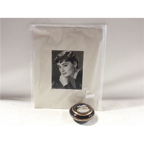B & W PHOTO OF AUDREY HEPBURN, HANDM. IN GREECE