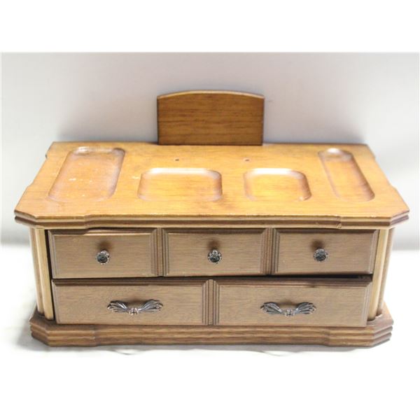 ESTATE MENS JEWELERY BOX W LADYS JEWELERY
