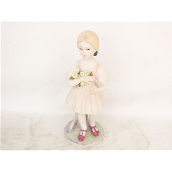 PORCELAIN HEIDI STATUE HOLDING A BOUQUET OF FLOWER