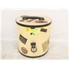 Image 1 : VINTAGE ROUND TRAVEL HAT/STORAGE BOX FELT INSIDE