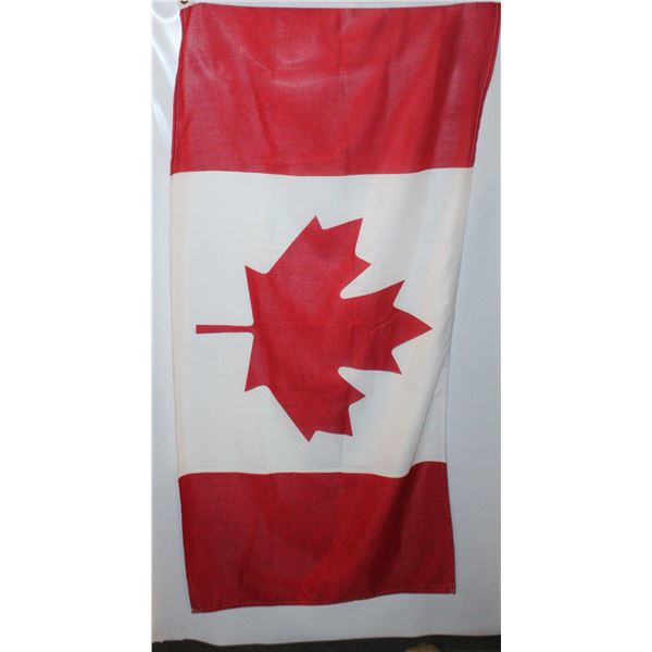 CANADA MAPLE LEAF FLAG VINTAGE CLOTH 2X4.5FT