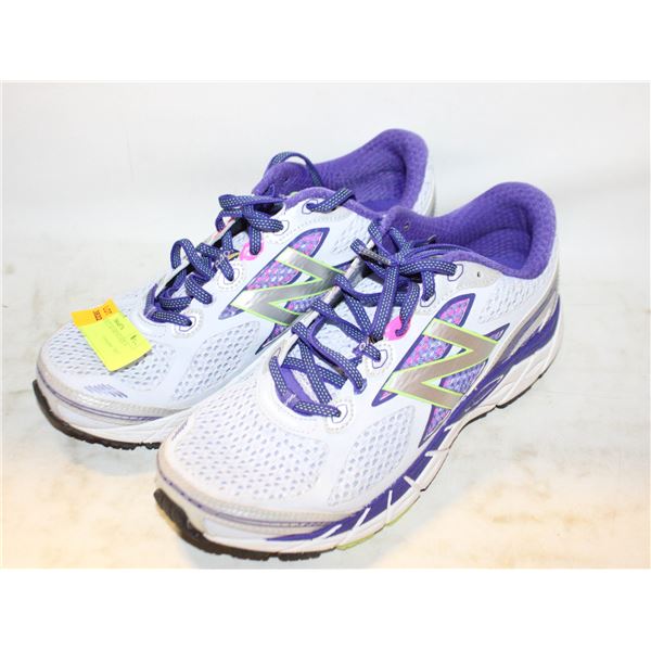 NEW BALANCE WOMEN'S SIZE 9