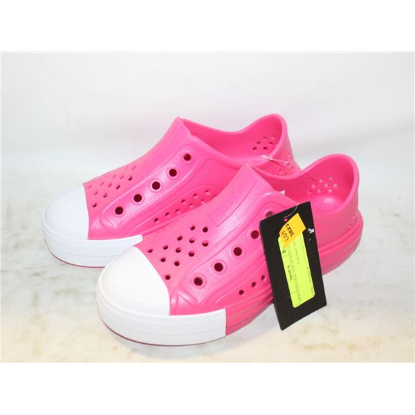 NEW CONVERSE SLIP ON PINK SIZE 6