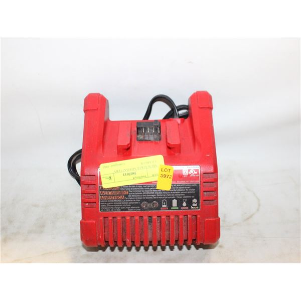 MILWAUKEE M18 BATTERY CHARGER