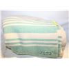 Image 1 : EATON ALL WOOL LARGE BLANKET