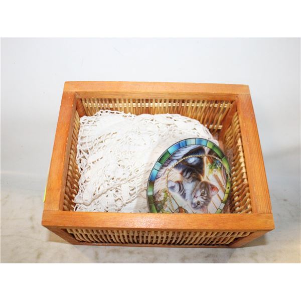 ROUND LARGE CROCHETED TABLE CLOTH & KITTEN