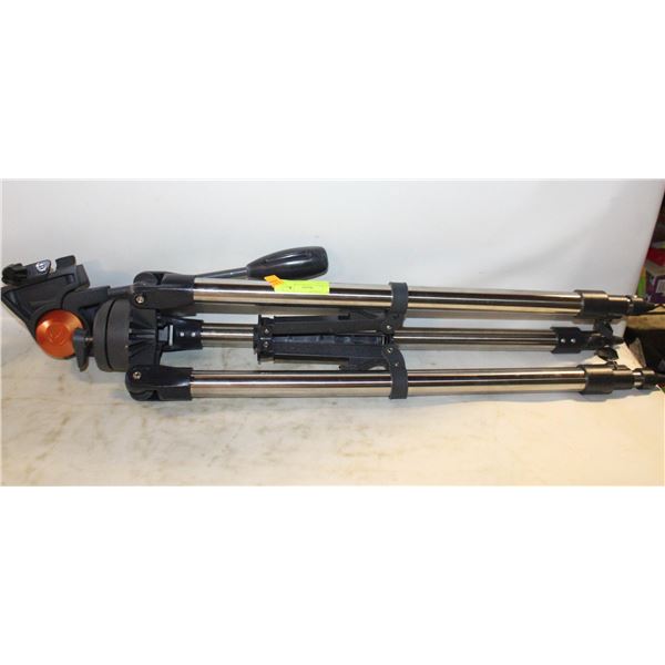 CELESTRON ASTROMASTER TELESCOPE