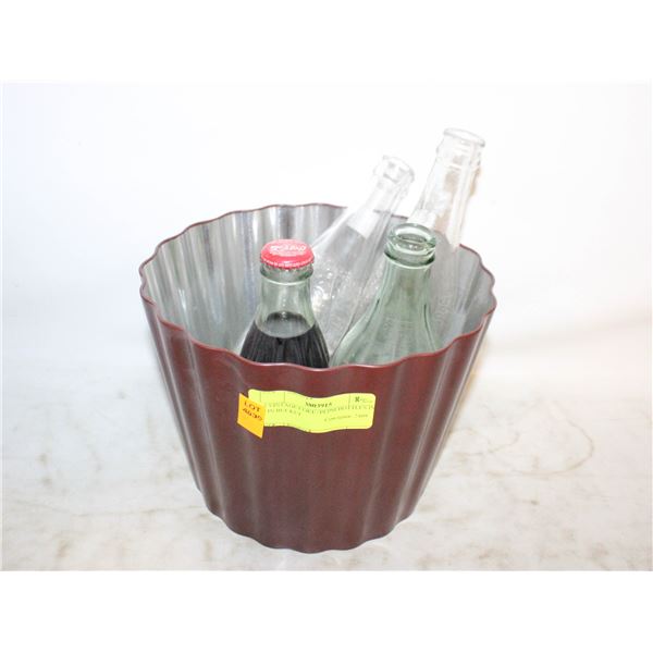 4 VINTAGE COKE+PEPSI BOTTLES IN TIN BUCKET