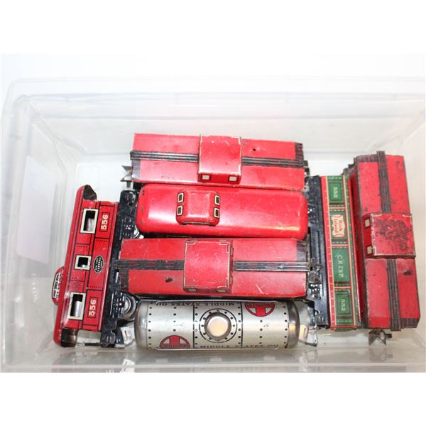 ANTIQUE MARX TIN METAL TRAINS-ESTATE