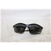 Image 1 : PAIR OF SUNGLASSES