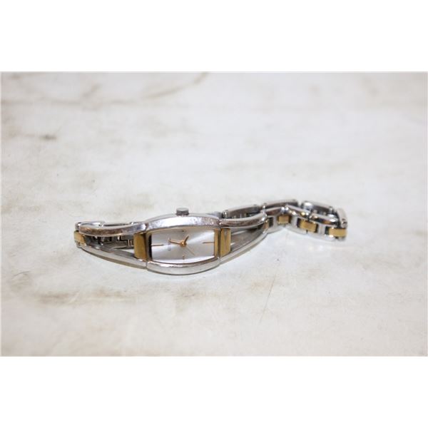 GUESS LADIES WATCH WITH NEW BATTERY