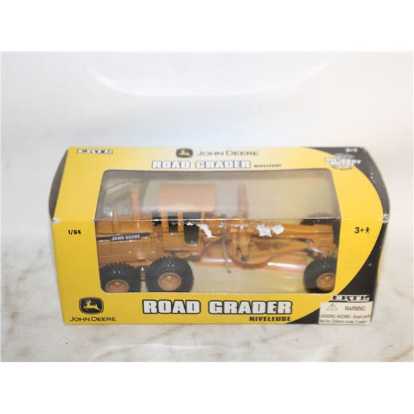 1:64 SCALE JOHN DEERE ERTL ROAD GRADER