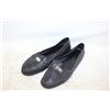 Image 1 : LADIES AUTHENTIC COACH SHOES SIZE???