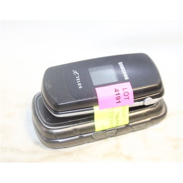 2 SAMSUNG FLIP PHONES