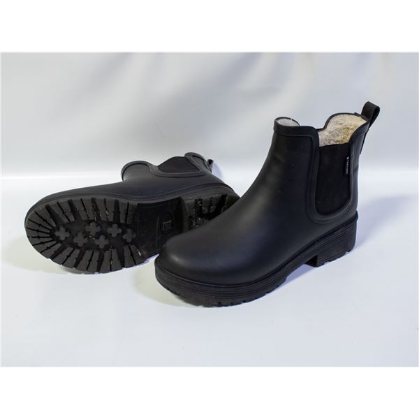 TRETORN WOMENS CHELSEA BOOTS WITH LINING SIZE 9