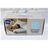 Image 1 : MARTHA STEWART MEMORY FOAM COOLING PILLOW QUEEN SZ
