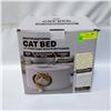 Image 1 : SOUTH PAW MULTIFUNCTIONAL CAT BED & SCRATCHER