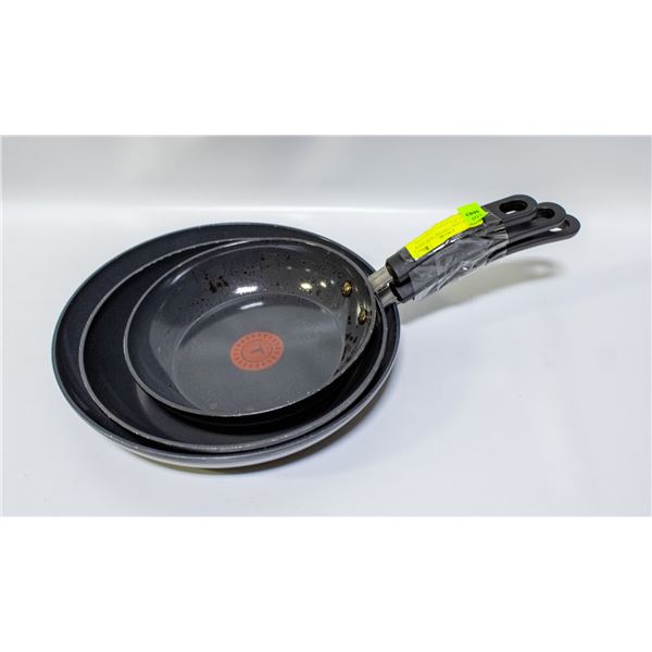 3 PIECE T-FAL CERAMIC NON-STICK SKILLET SET