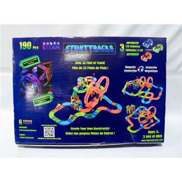STUNT TRACKS CREATE YOUR OWN RACE TRACKS SET