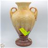Image 1 : ALBERTA MEDALTA POTTERY VASE H-10"