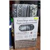 Image 1 : APACHE MILLS EXTRA-LARGE AREA RUG - 9'8" X 14'
