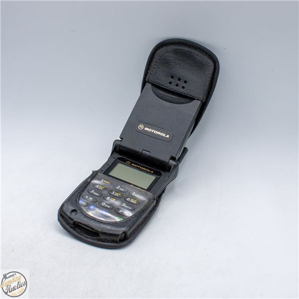VINTAGE MOTOROLA STARTAC CELLULAR PHONE