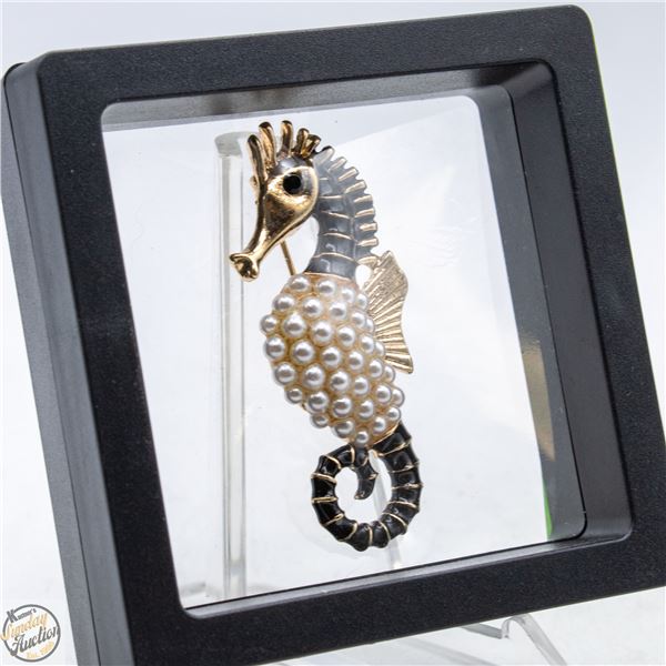 NEW SEAHORSE BROOCH WITH FAUX-PEARL