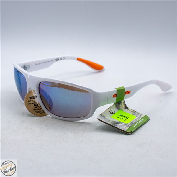 PAIR OF NEW FOSTER GRANT SUNGLASSES