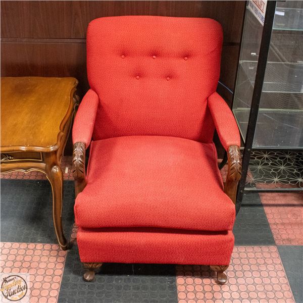 1950'S RED UPHOLSTERED LADIES LOUNGE CHAIR +