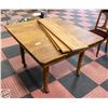 Image 1 : CANADIANA ELM TABLE WITH 3 LEAVES