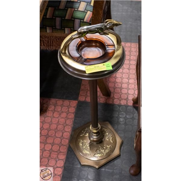 VINTAGE BRASS ASHTRAY FEATURING RAM HANDLE AND