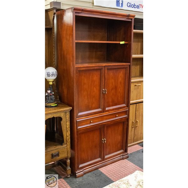WOOD TV ENTERTAINMENT UNIT H-78.5" W-22" L-35.5"