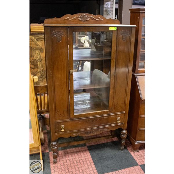 ANTIQUE AMERICAN 1930'S CENTERDOOR CHINA CABINET