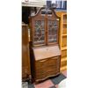 Image 1 : MAHOGANY CHIPPENDALE STYLE SECRETARY DESK FEAT