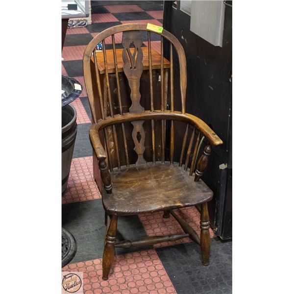 ANTIQUE SPINDLE WOOD CHAIR
