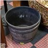 Image 1 : 2 LARGE BARREL PLANTERS H-15" DIAMETER-22" ESTATE