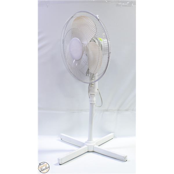 PEDESTAL 3 SPEED OSCILLATING FAN ADJUSTABLE HEIGHT