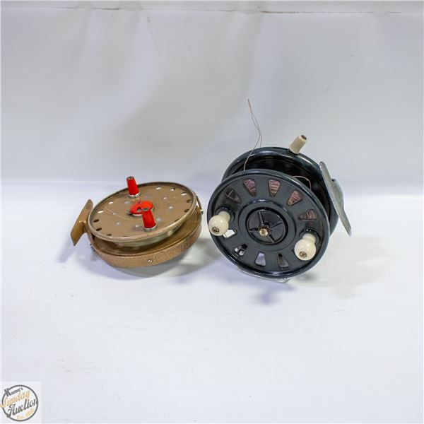 2 VINTAGE SPINNING FISHING REELS