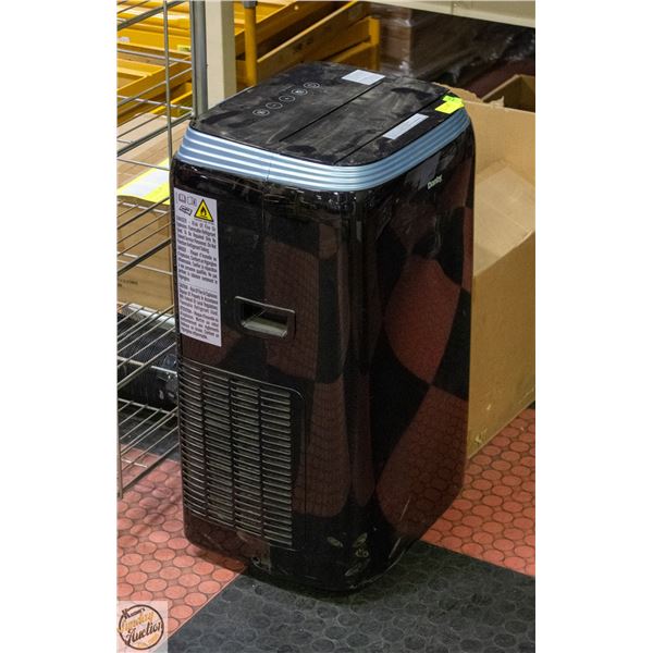 DANBY AIR CONDITIONER WITH HOSE (NEEDS CLEANING)