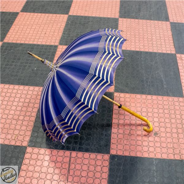 VINTAGE UMBRELLA