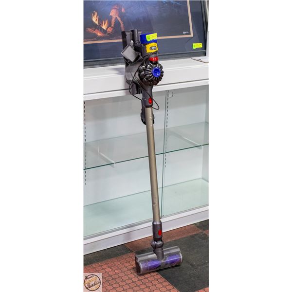 DYSON V8 ANIMAL VAC