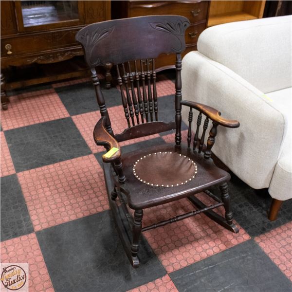 SOLID WOOD ANTIQUE ROCKING CHAIR
