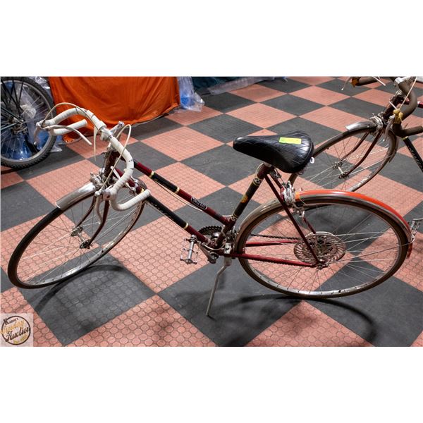 VINTAGE 10 SPEED ROAD BIKE WOMANS
