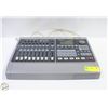 Image 1 : ROLAND US-880 DIGITAL STUDIO WORK STATION