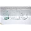 Image 1 : 4 GLASS VASES