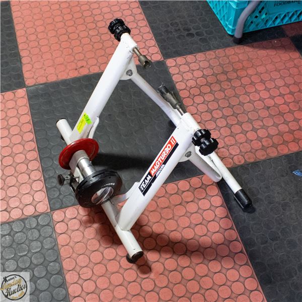 INDOOR BIKE TRAINER