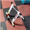 Image 1 : INDOOR BIKE TRAINER